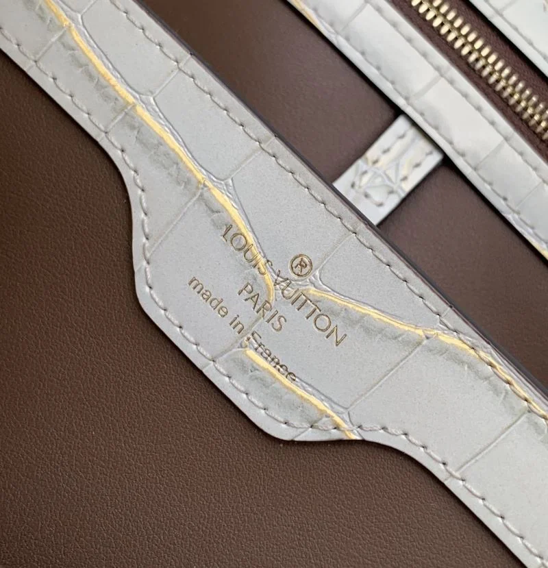 SunProtective Louis Vuitton Capucines BB Bags 40660