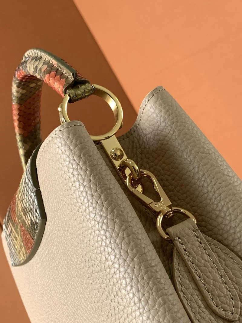 Classic Louis Vuitton Capucines BB Bags 40648