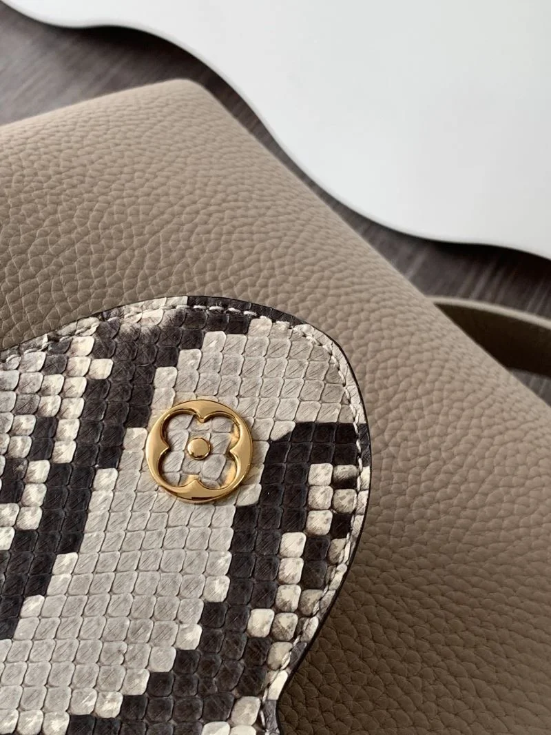 Modern Louis Vuitton Capucines BB Bags 40687