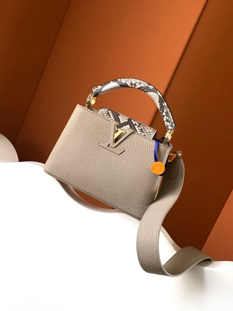 Resilient Louis Vuitton Capucines BB Bags 40638