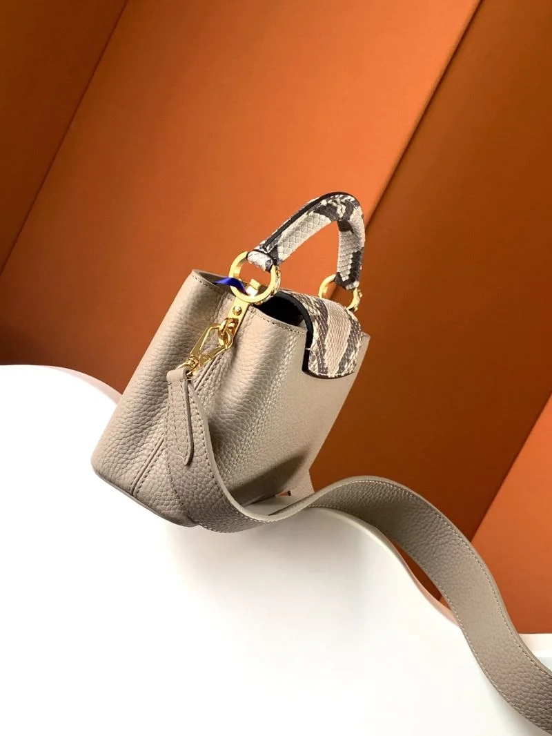 Resilient Louis Vuitton Capucines BB Bags 40638