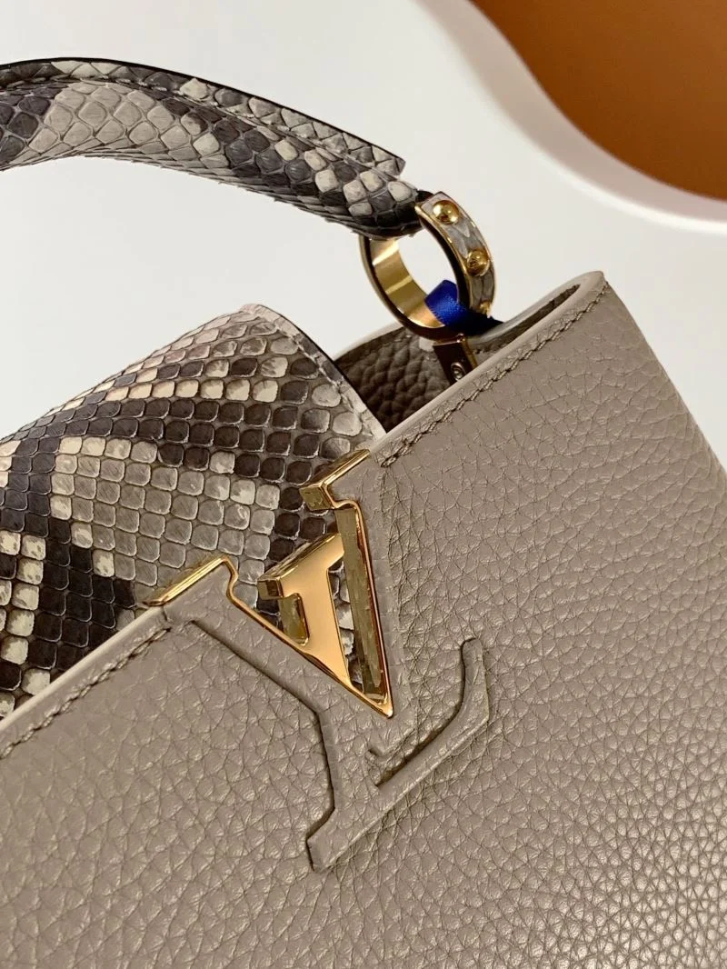Resilient Louis Vuitton Capucines BB Bags 40638