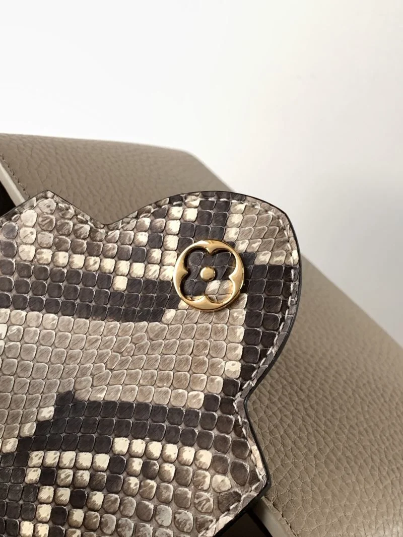 Resilient Louis Vuitton Capucines BB Bags 40638