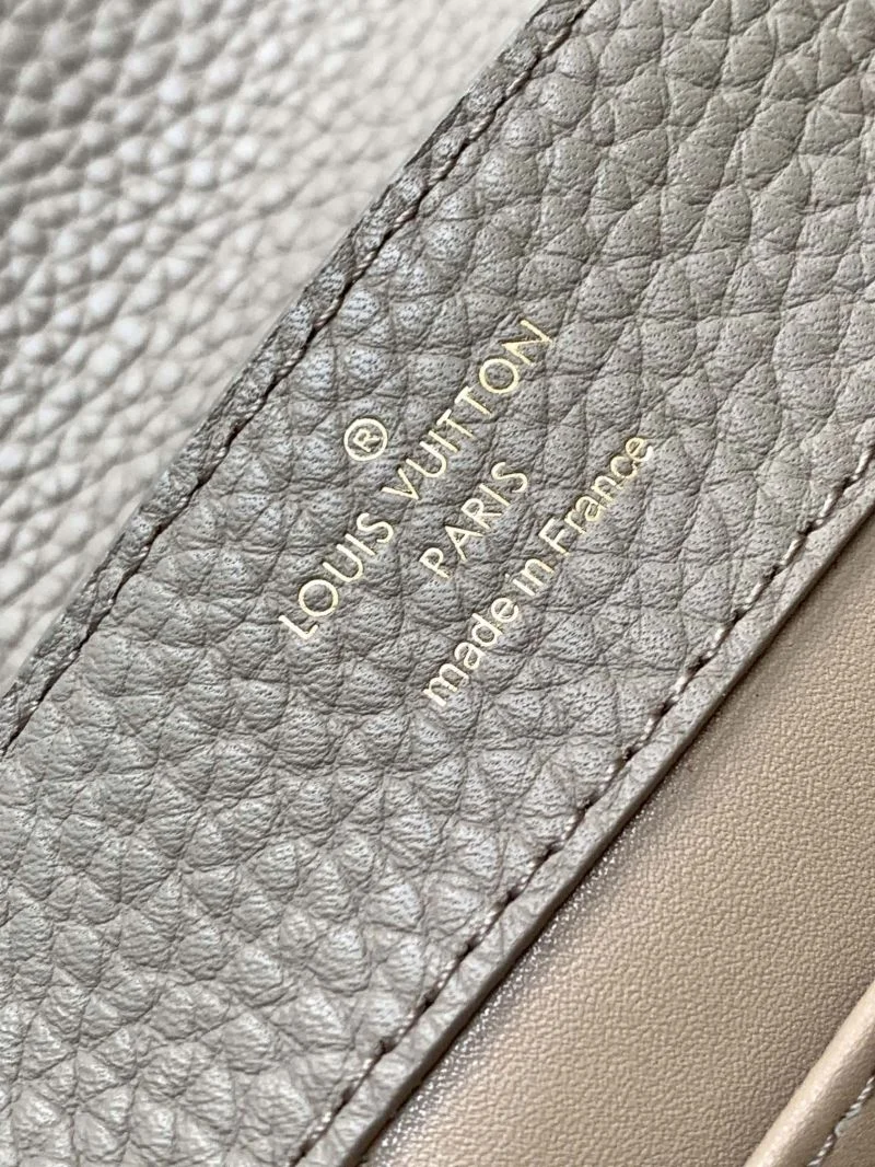 Resilient Louis Vuitton Capucines BB Bags 40638