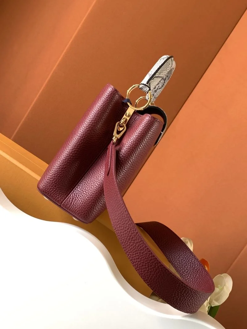 Unisex Louis Vuitton Capucines BB Bags 40636
