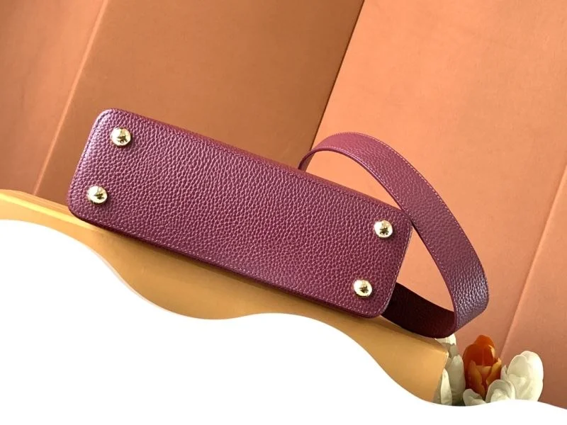 Unisex Louis Vuitton Capucines BB Bags 40636