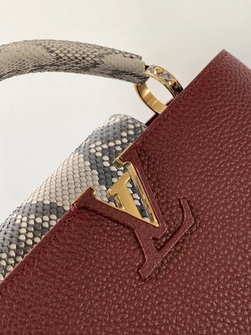 Unisex Louis Vuitton Capucines BB Bags 40636