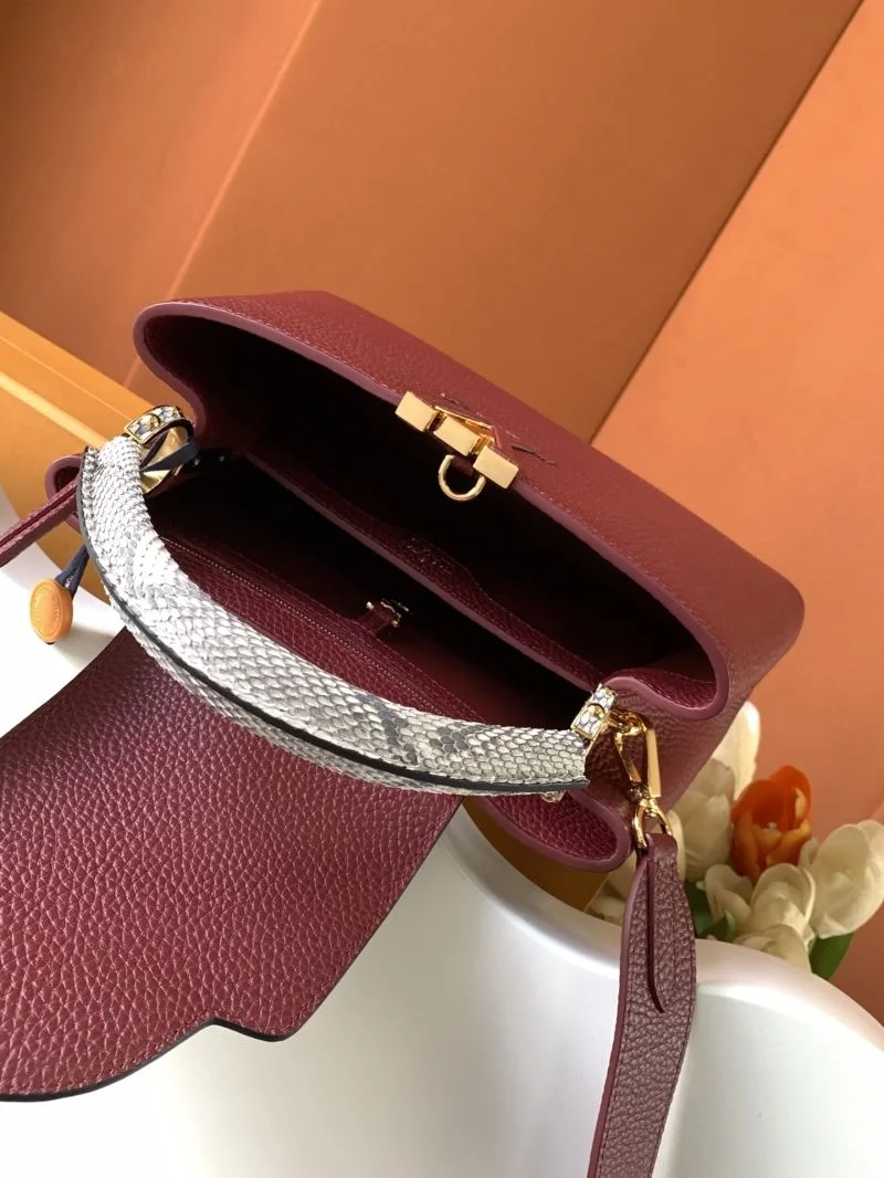 Unisex Louis Vuitton Capucines BB Bags 40636