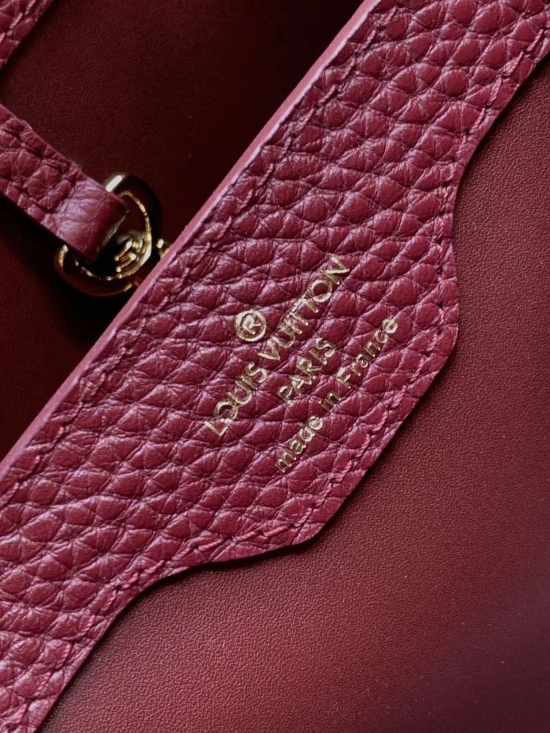 Unisex Louis Vuitton Capucines BB Bags 40636