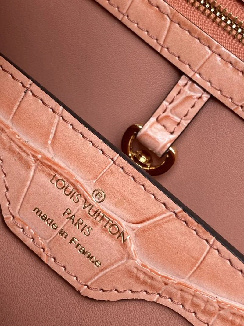 WrinkleFree Louis Vuitton Capucines BB Bags 40633