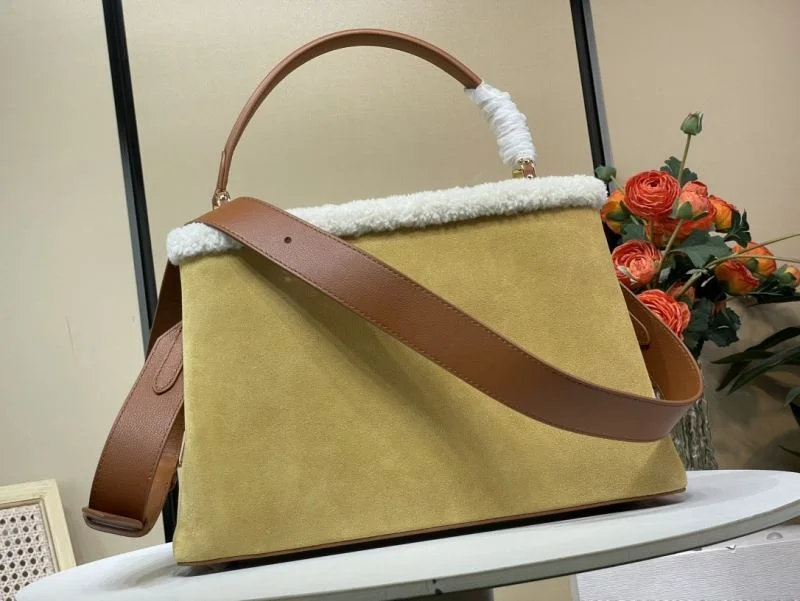 Fashionable Louis Vuitton Capucines BB Bags 40632