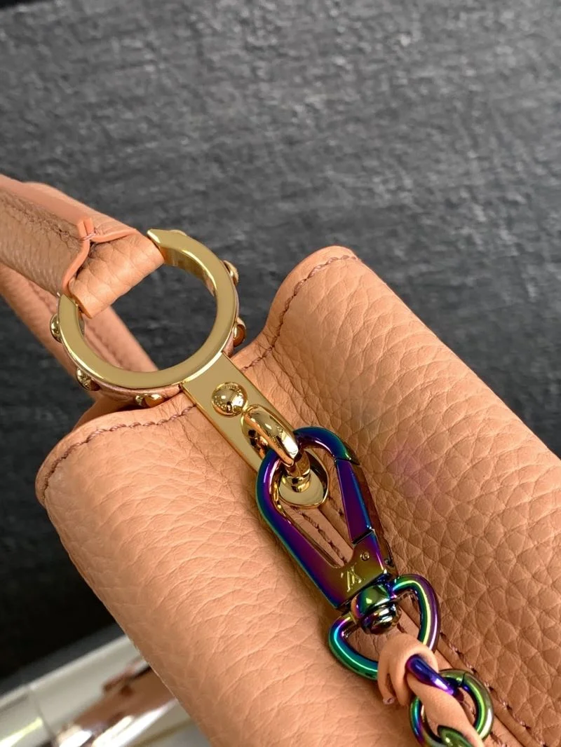 Sleek Louis Vuitton Capucines BB Bags 40616
