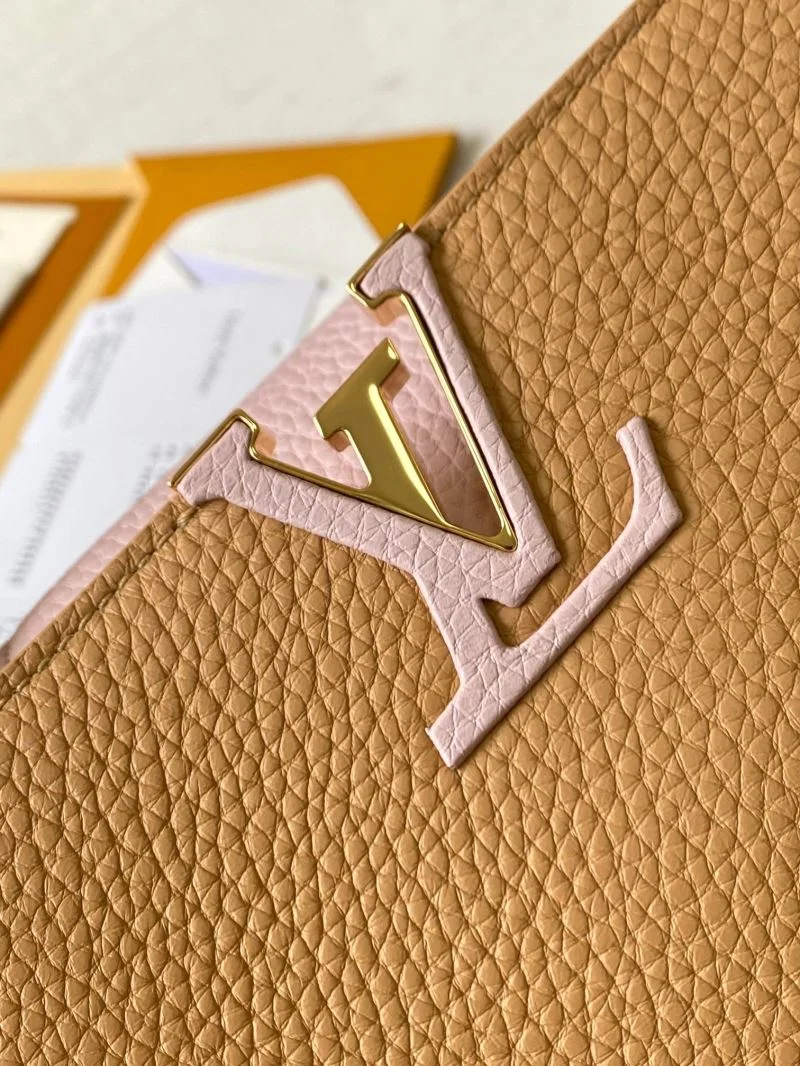 Vibrant Louis Vuitton Capucines BB Bags 40615