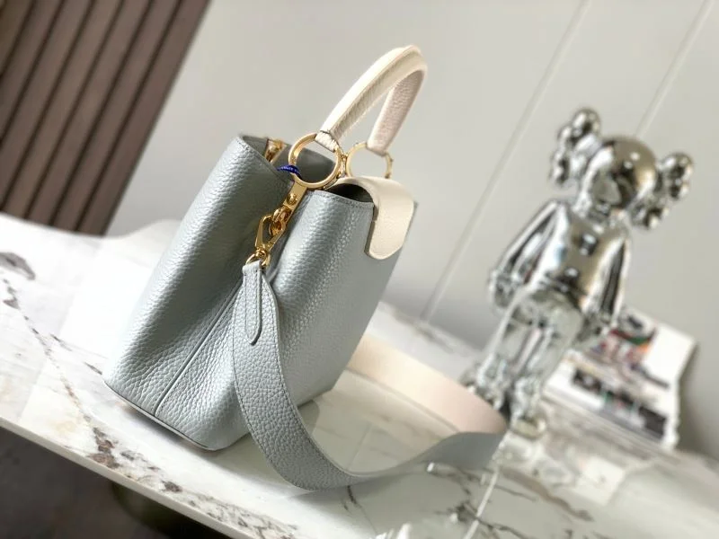 RelaxedFit Louis Vuitton Capucines BB Bags 40610