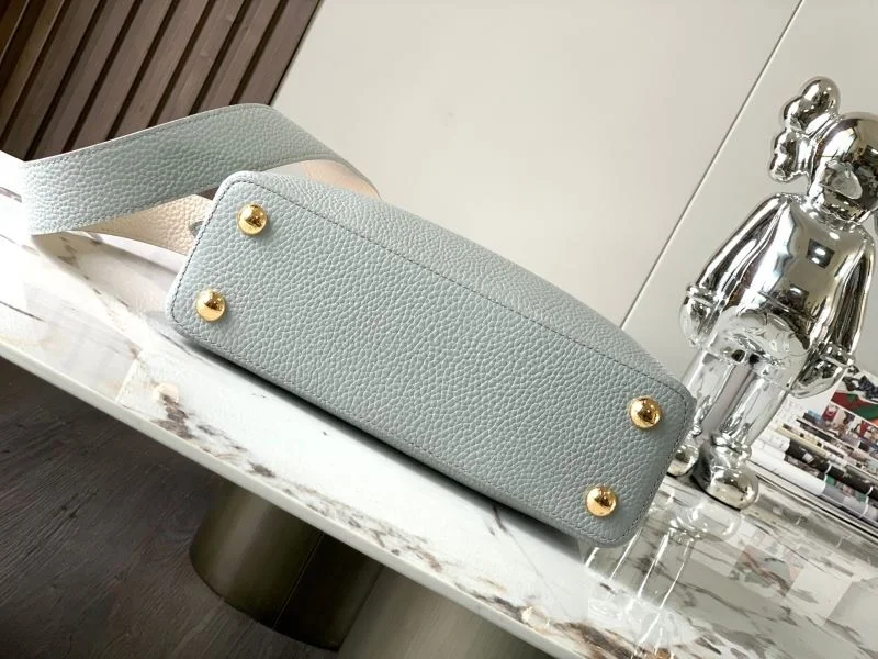 RelaxedFit Louis Vuitton Capucines BB Bags 40610