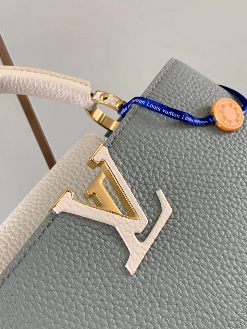 RelaxedFit Louis Vuitton Capucines BB Bags 40610