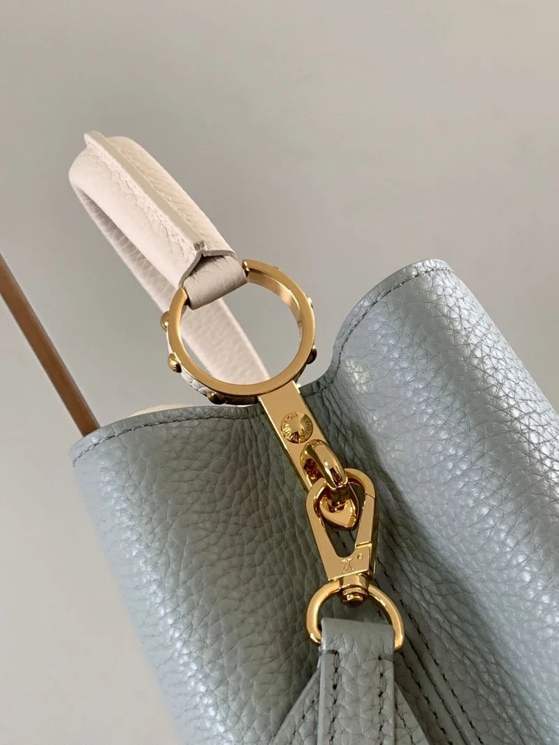 RelaxedFit Louis Vuitton Capucines BB Bags 40610