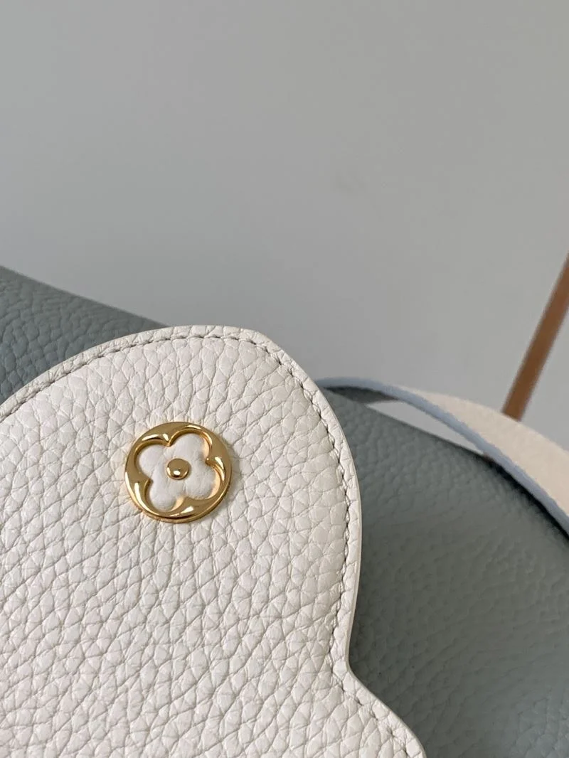 RelaxedFit Louis Vuitton Capucines BB Bags 40610