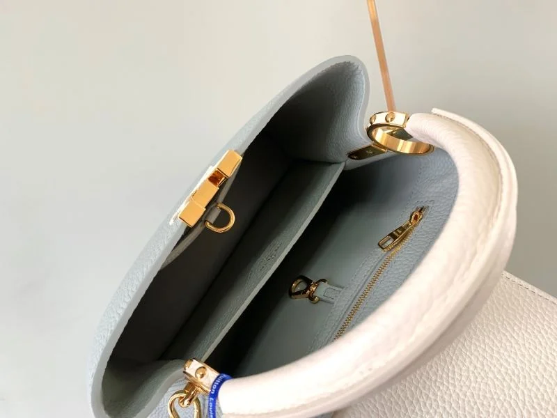 RelaxedFit Louis Vuitton Capucines BB Bags 40610