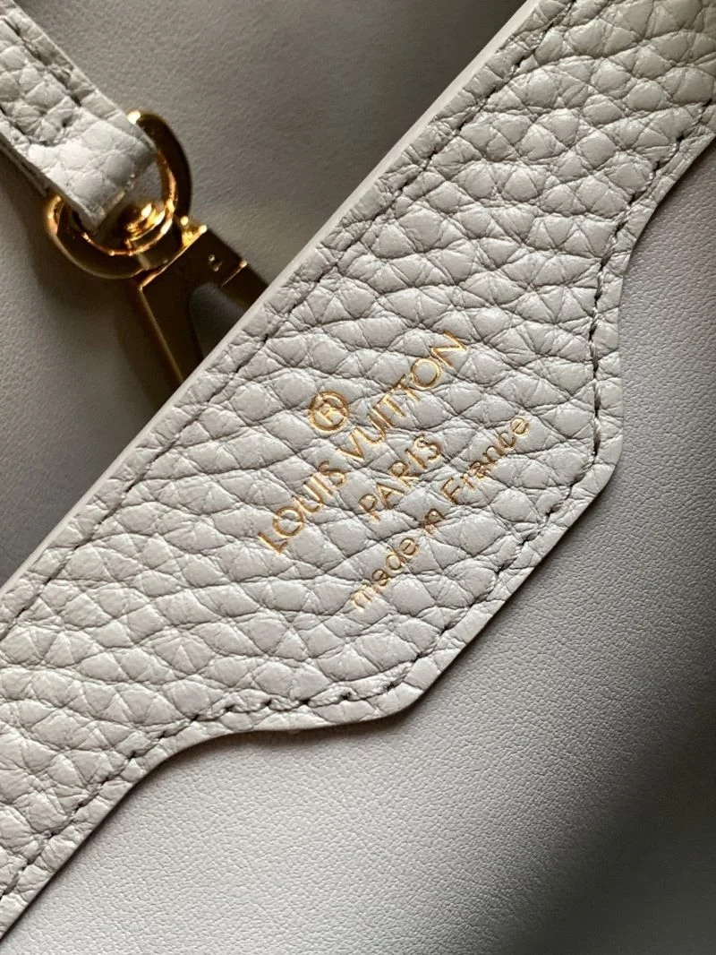 RelaxedFit Louis Vuitton Capucines BB Bags 40610