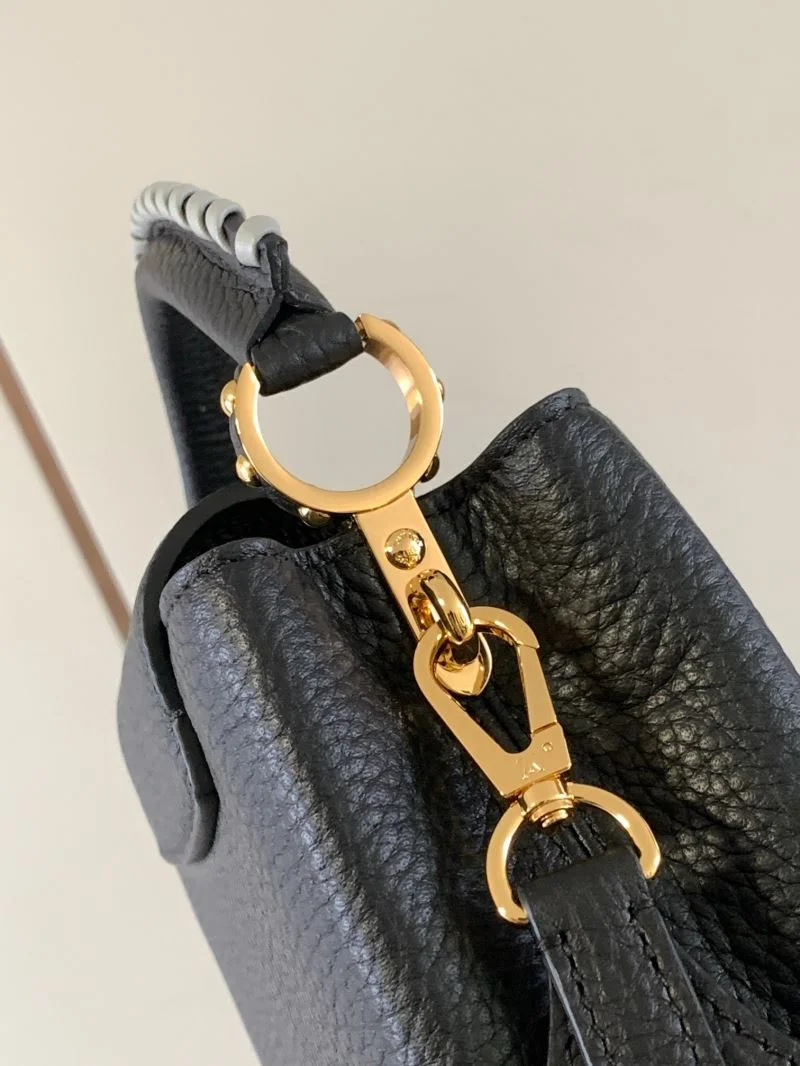Louis Vuitton Capucines BB Bags Versatile 40608