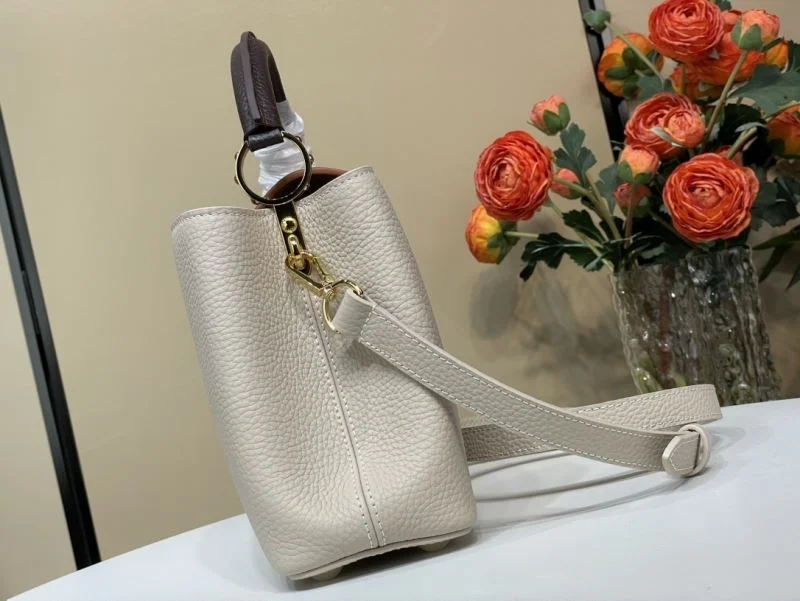 Flexible Louis Vuitton Capucines BB Bags 40677