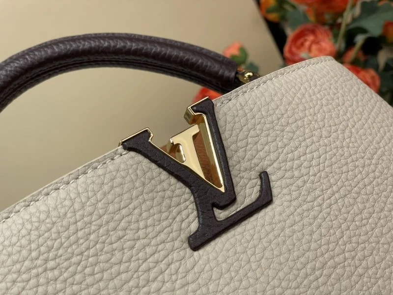 Flexible Louis Vuitton Capucines BB Bags 40677