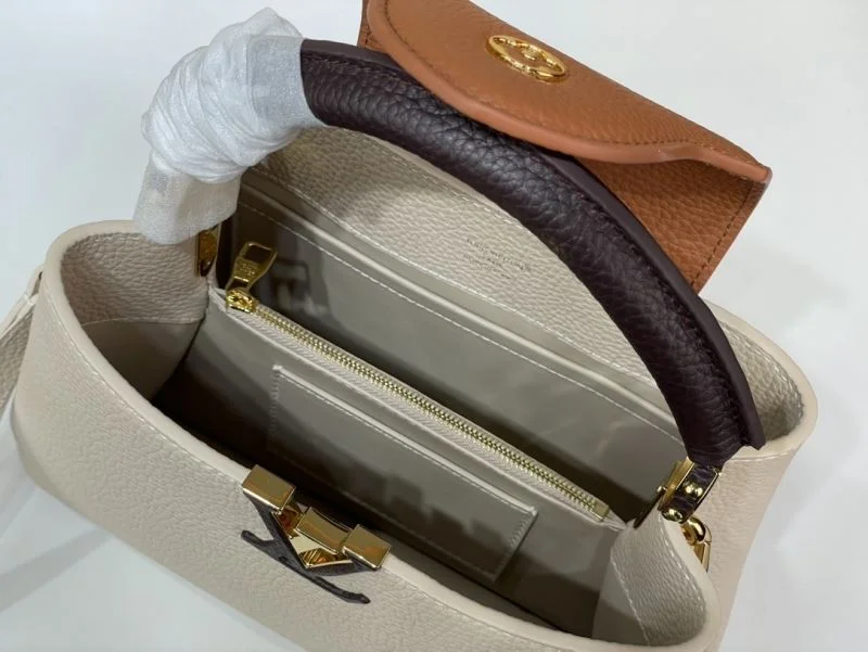 Flexible Louis Vuitton Capucines BB Bags 40677