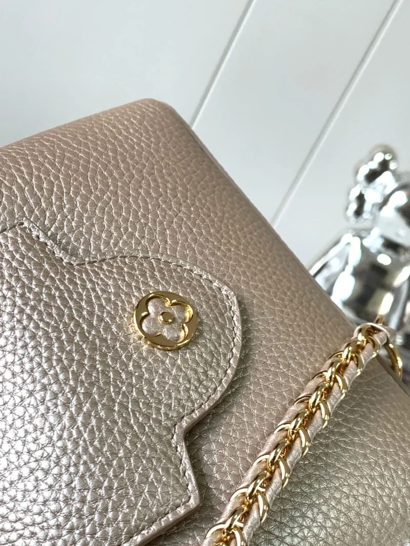 UrbanChic Louis Vuitton Capucines BB Bags 40596