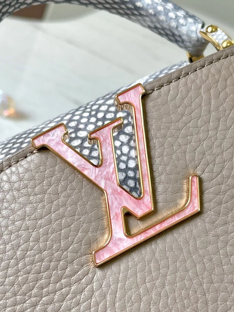 Attractive Louis Vuitton Capucines BB Bags 40101