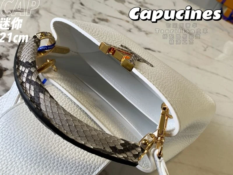 Practical Louis Vuitton Capucines BB Bags 40096