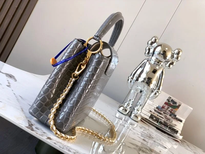 RelaxedFit Louis Vuitton Capucines BB Bags 40078
