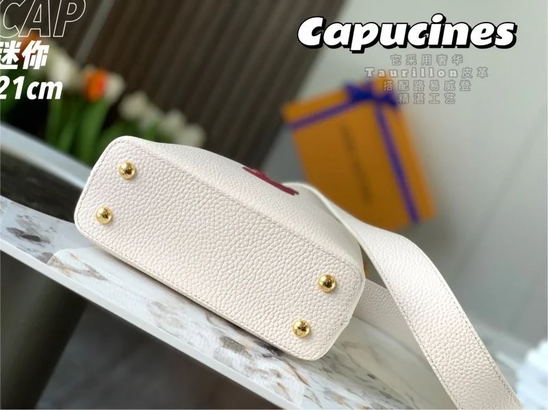 WellDesigned Louis Vuitton Capucines BB Bags 40087