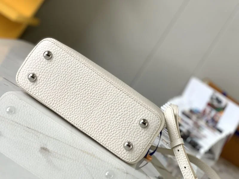 Louis Vuitton Capucines BB Bags Lightweight 40162