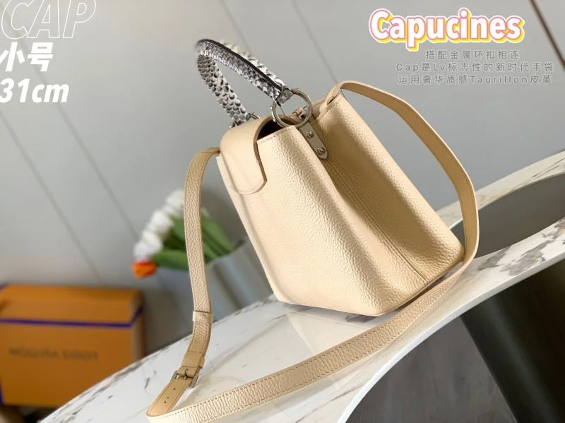 Minimalist Louis Vuitton Capucines BB Bags 40102