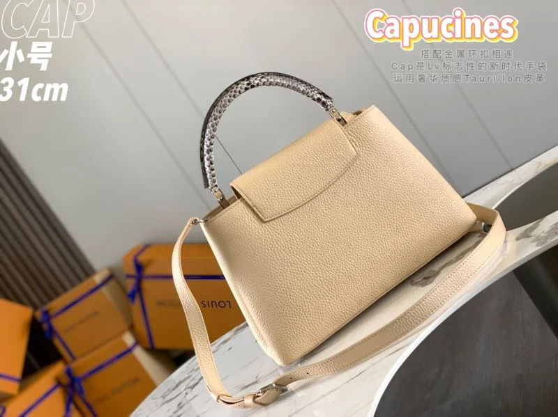Minimalist Louis Vuitton Capucines BB Bags 40102