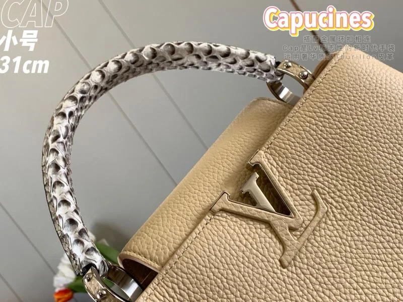 Minimalist Louis Vuitton Capucines BB Bags 40102