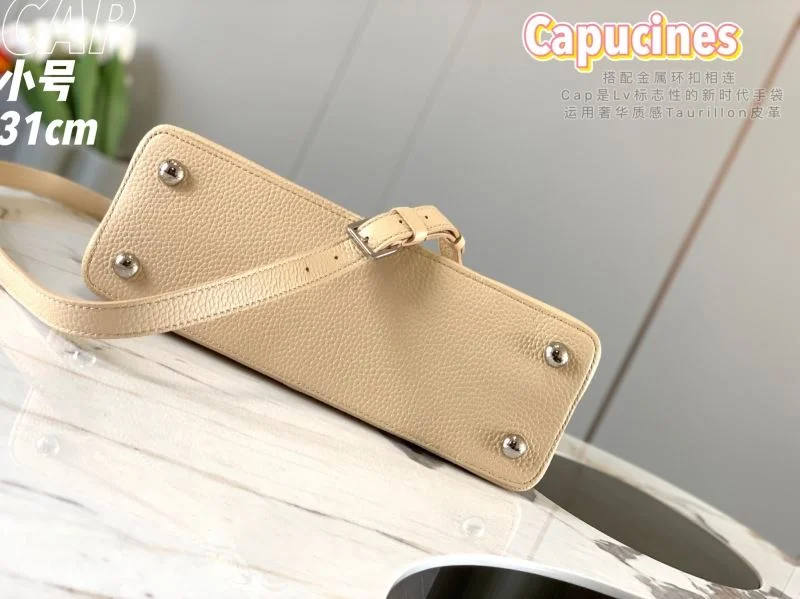 Minimalist Louis Vuitton Capucines BB Bags 40102
