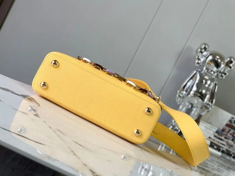 Cozy Louis Vuitton Capucines BB Bags 40055
