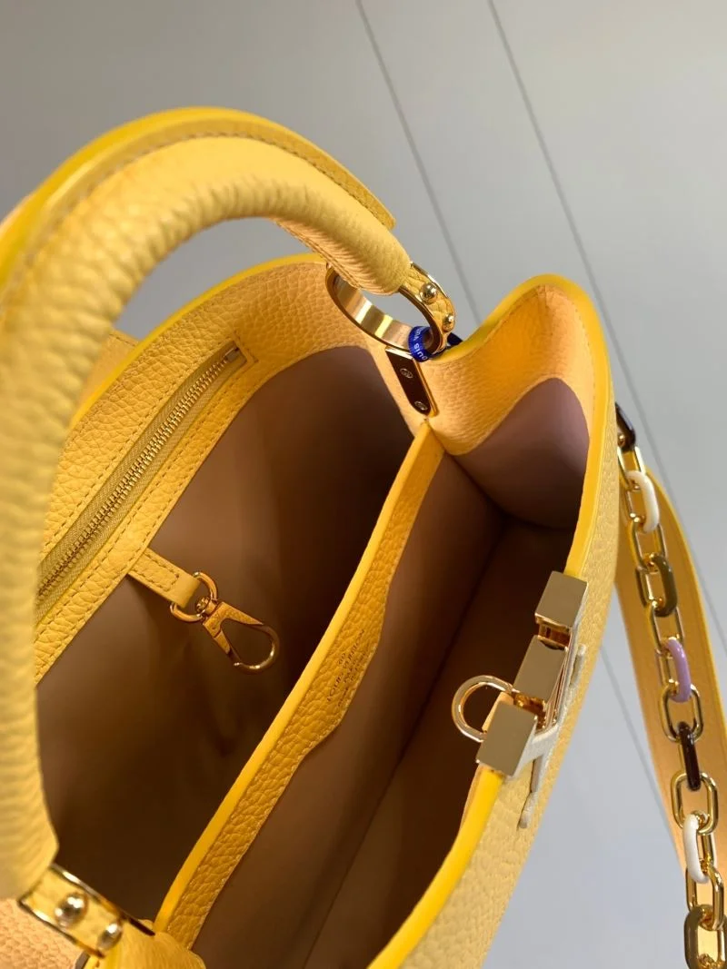 Cozy Louis Vuitton Capucines BB Bags 40055