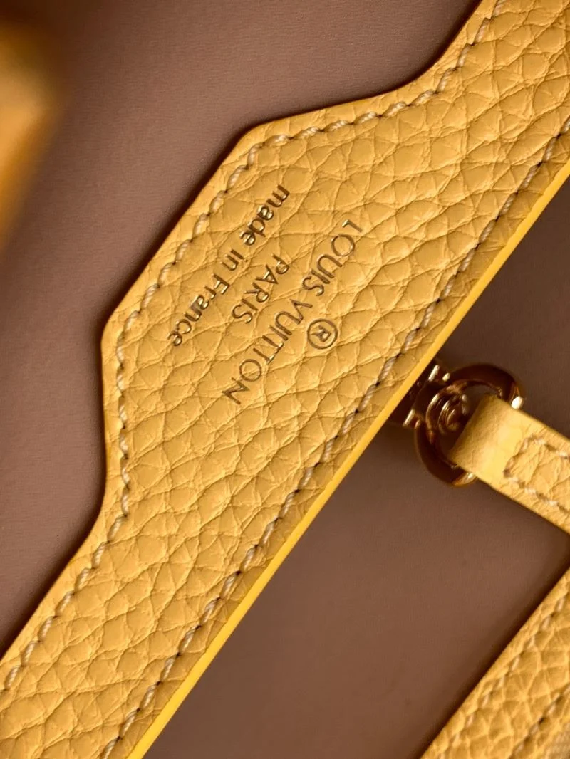 Cozy Louis Vuitton Capucines BB Bags 40055