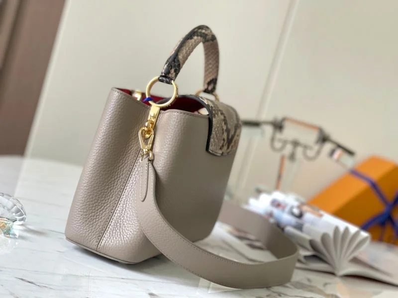 Flexible Louis Vuitton Capucines BB Bags 40059