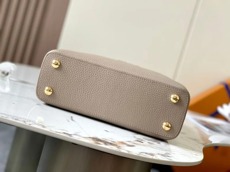 Flexible Louis Vuitton Capucines BB Bags 40059