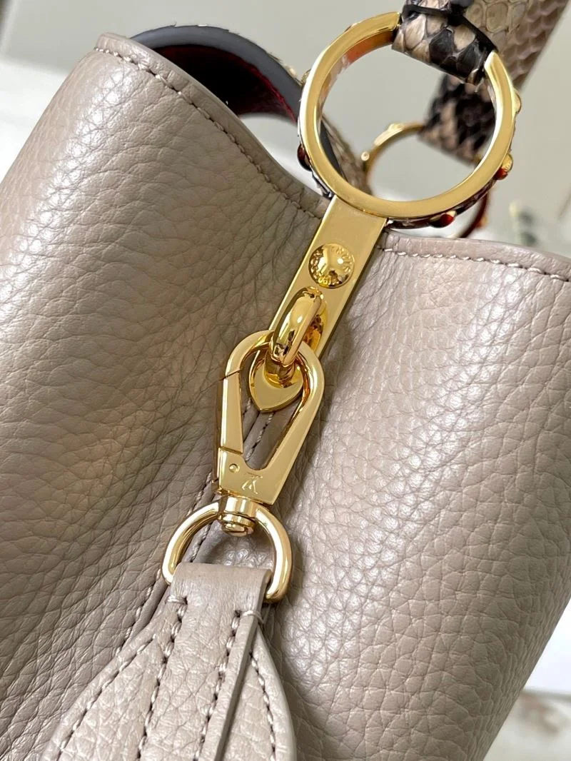 Flexible Louis Vuitton Capucines BB Bags 40059