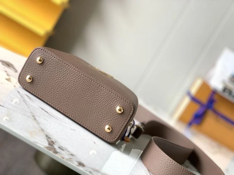 Neat Louis Vuitton Capucines BB Bags 40056