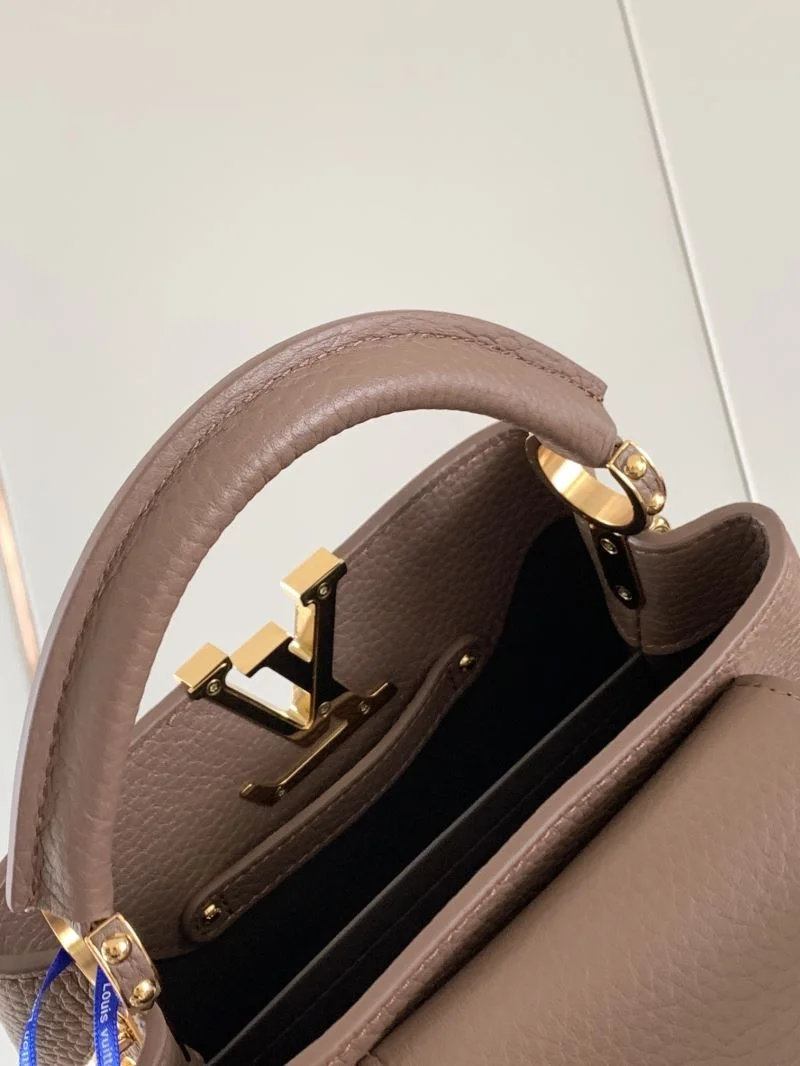 Neat Louis Vuitton Capucines BB Bags 40056