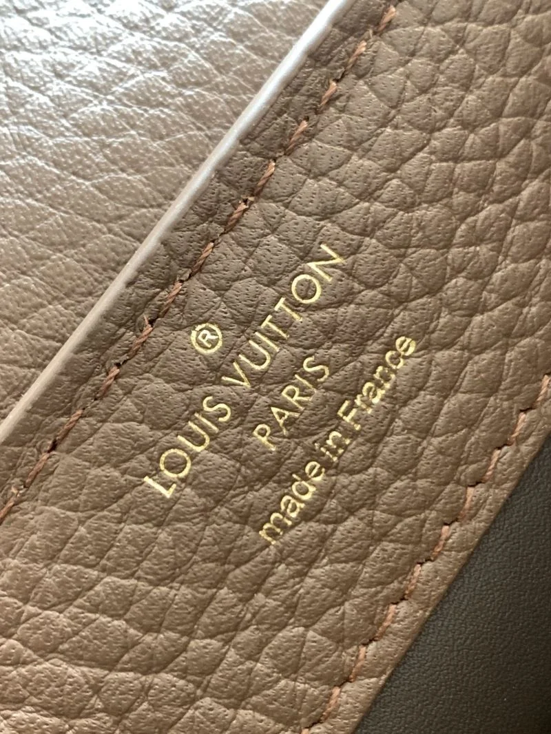 Neat Louis Vuitton Capucines BB Bags 40056