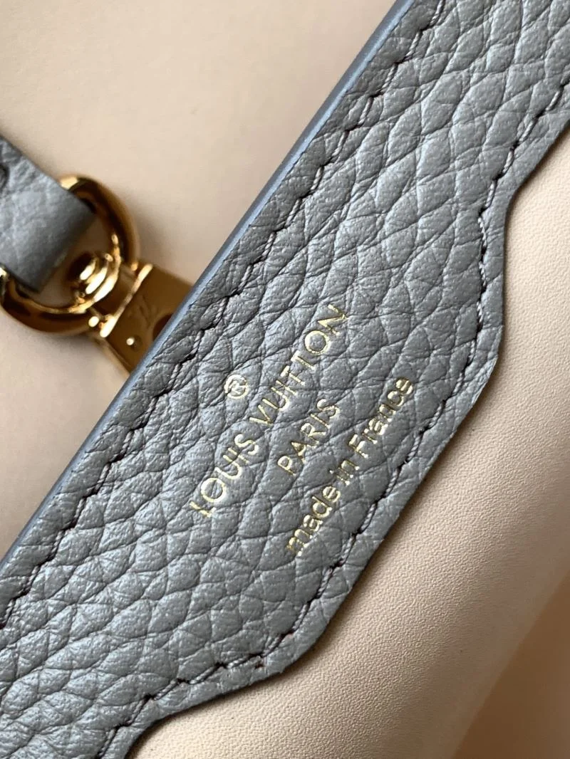 StreetReady Louis Vuitton Capucines BB Bags 40042