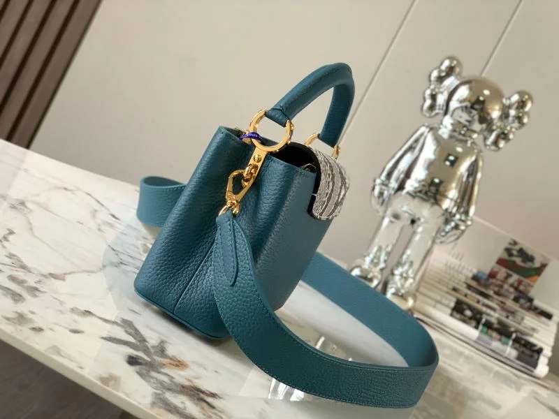 Minimalist Louis Vuitton Capucines BB Bags 40075