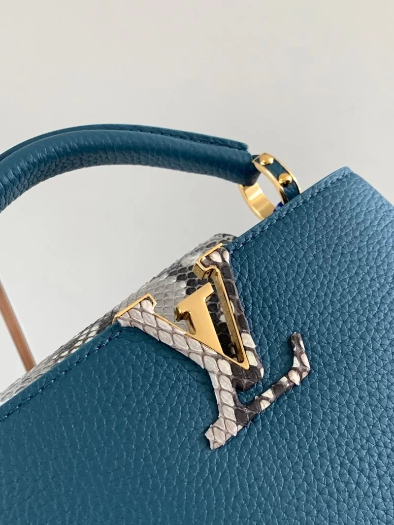 Minimalist Louis Vuitton Capucines BB Bags 40075